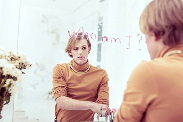 Jak rozpoznać objawy osobowości narcystycznej?